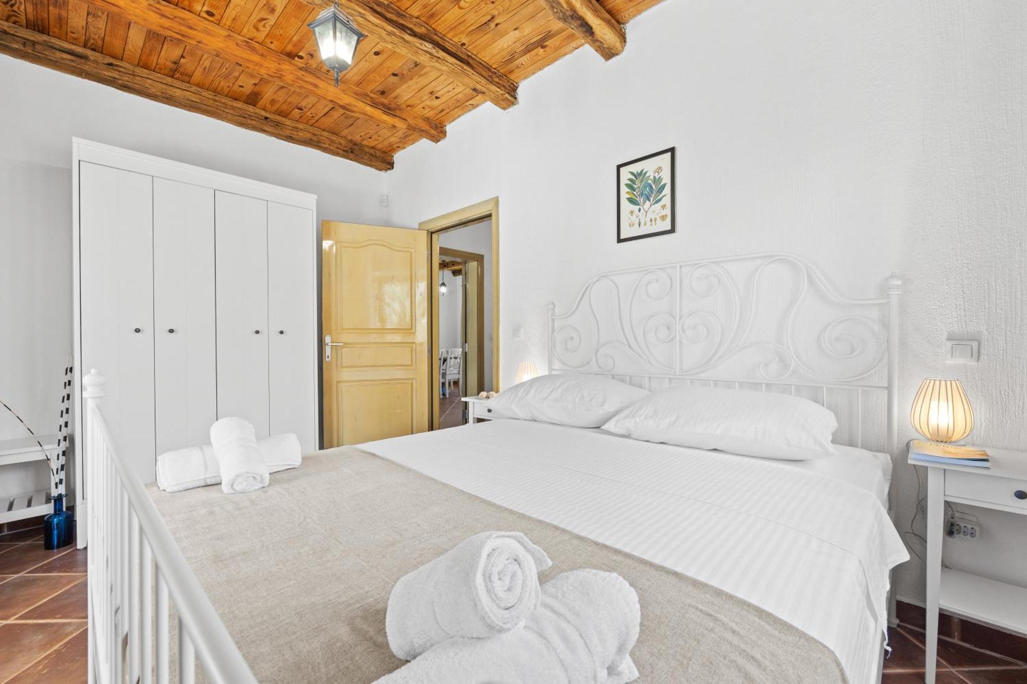 Villa Brioni With Pool By Rentistra Cabrunici Luaran gambar