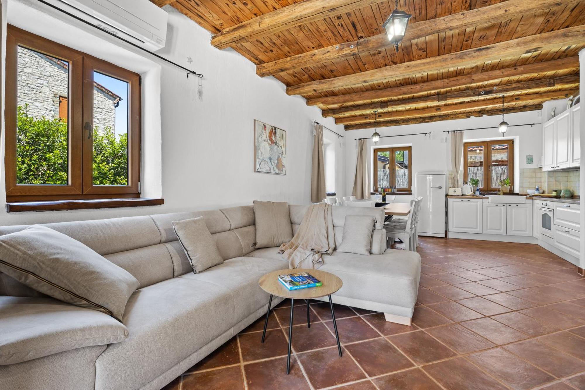 Villa Brioni With Pool By Rentistra Cabrunici Luaran gambar