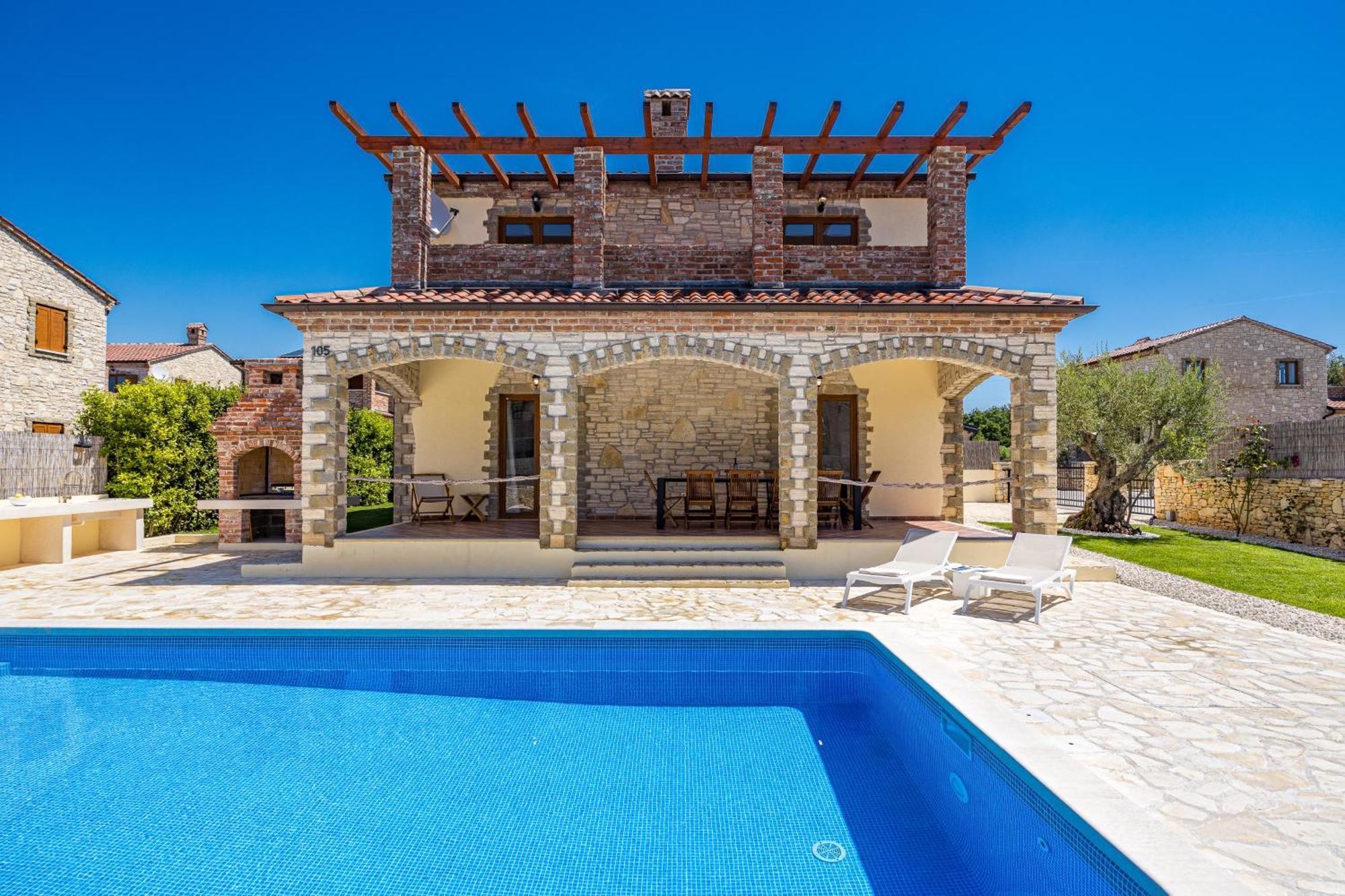 Villa Brioni With Pool By Rentistra Cabrunici Luaran gambar